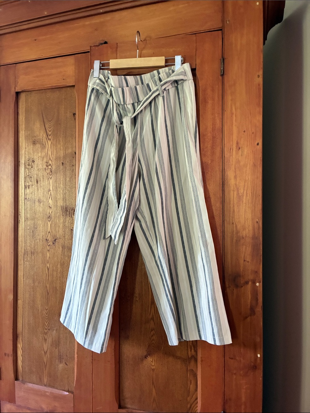 10/25$ 🥳 Striped Wide-Leg Tie-Waist Pants - Neutral Stripes